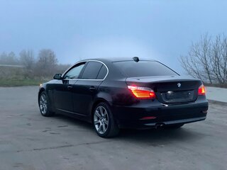 2008 BMW 5 серии 525xi V (E60/E61) Рестайлинг, чёрный, 1150000 рублей, вид 4