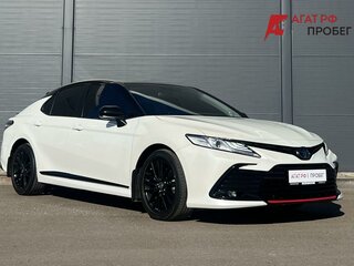 2022 Toyota Camry VIII (XV70) Рестайлинг, белый, 4114000 рублей, вид 3