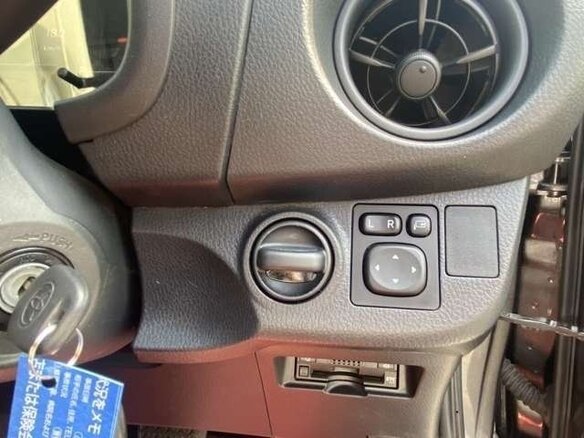 2018 Toyota Vitz III (XP130) Рестайлинг, серый, 990000 рублей - вид 18
