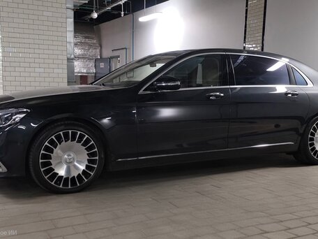 2017 Mercedes-Benz Maybach S-Класс 560 I (X222) Рестайлинг, чёрный, 6590000 рублей, вид 4