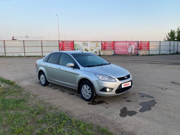 2008 Ford Focus II Рестайлинг, серебристый, 450000 рублей - вид 1