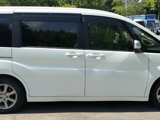 2017 Honda Stepwgn V, белый, 1600000 рублей, вид 4