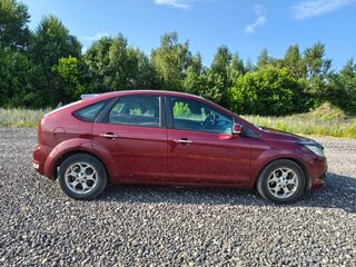 2009 Ford Focus II Рестайлинг, красный, 450000 рублей, вид 5