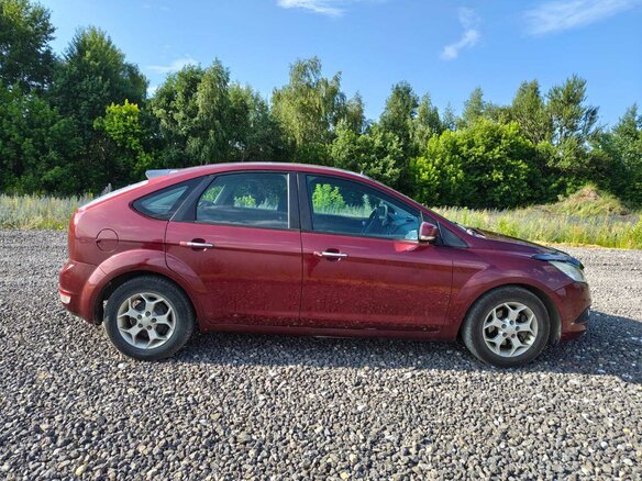 2009 Ford Focus II Рестайлинг, красный, 450000 рублей - вид 4