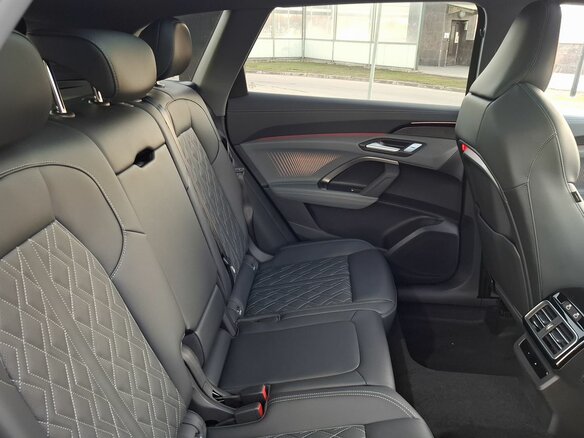 2026 Audi Q5 L III (GU), чёрный, 6880000 рублей - вид 25