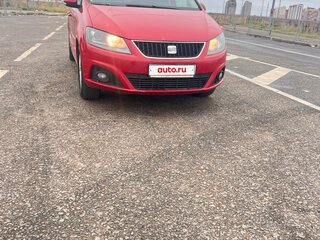 2013 SEAT Alhambra II, красный, 1300000 рублей, вид 1