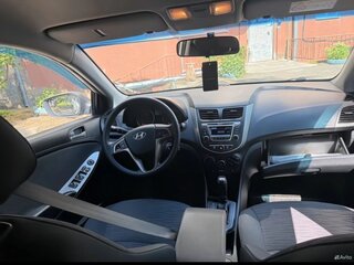 2015 Hyundai Solaris I Рестайлинг, белый, 750000 рублей, вид 3