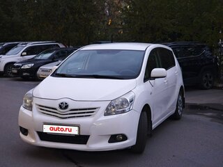 2010 Toyota Verso I, белый, 950000 рублей, вид 2