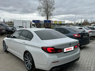 2022 BMW 5 серии 520d VII (G30/G31/G38) Рестайлинг, белый, 4650000 рублей, вид 4