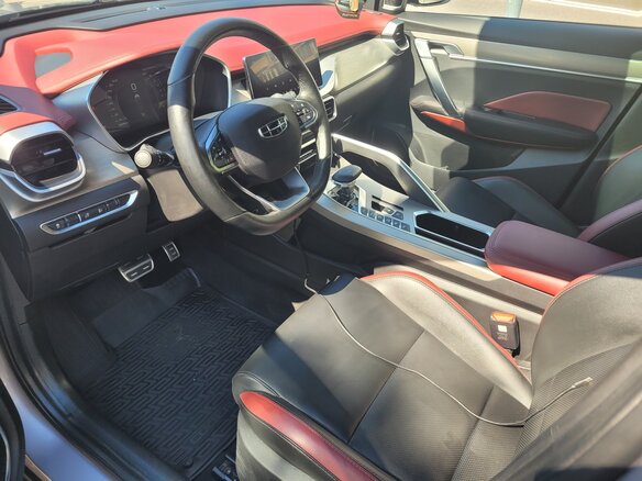 2023 Geely Coolray I, серебристый, 2000000 рублей - вид 6