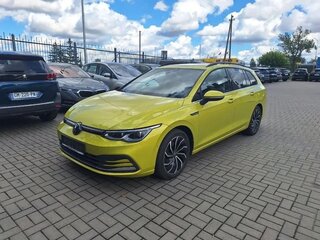 2023 Volkswagen Golf VIII, золотистый, 2132000 рублей, вид 3