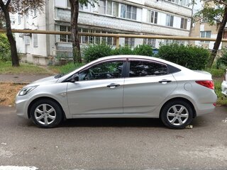 2012 Hyundai Solaris I, серебристый, 850000 рублей, вид 4