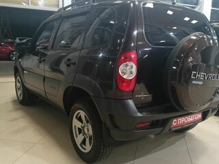 2011 Chevrolet Niva I Рестайлинг, коричневый, 358000 рублей, вид 4