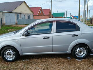 2010 Chevrolet Aveo I Рестайлинг, серебристый, 390000 рублей, вид 4