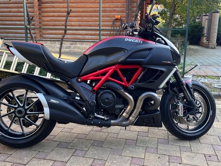 2013 Ducati Diavel Carbon, красный, 1300000 рублей, вид 4