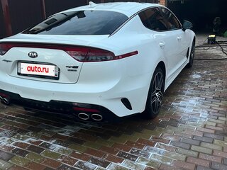 2021 Kia Stinger I Рестайлинг, белый, 3500000 рублей, вид 3