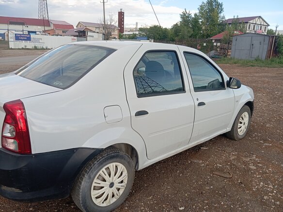2013 Renault Logan I Рестайлинг, белый, 250000 рублей - вид 3
