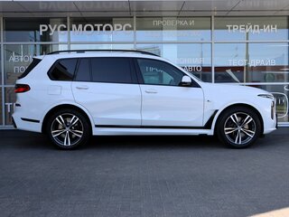 2023 BMW X7 40d I (G07) Рестайлинг, белый, 13500000 рублей, вид 5