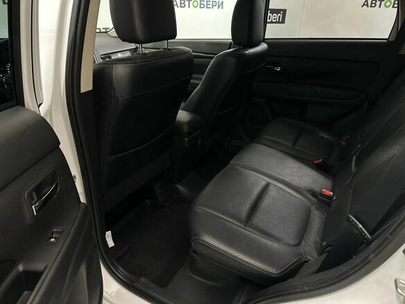 2015 Mitsubishi Outlander III Рестайлинг 2, белый - вид 22