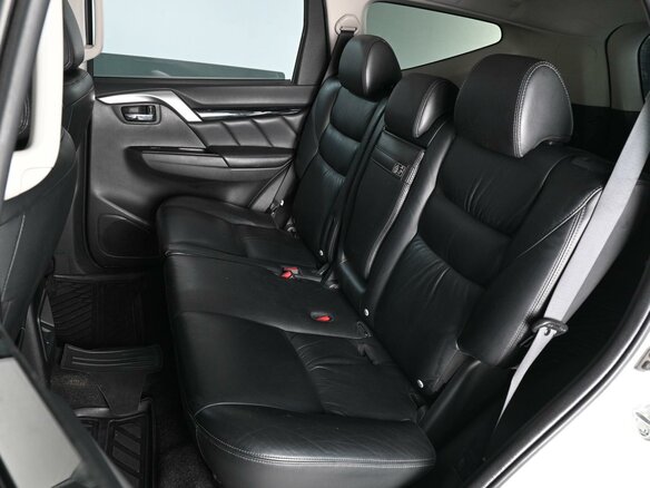 2020 Mitsubishi Pajero Sport III, белый - вид 8
