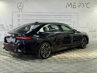 2025 BMW 5 серии Long 530Li xDrive VIII (G60/G61/G68), чёрный, 7500000 рублей, вид 4