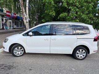 2012 Volkswagen Sharan II, белый, 1100000 рублей, вид 4