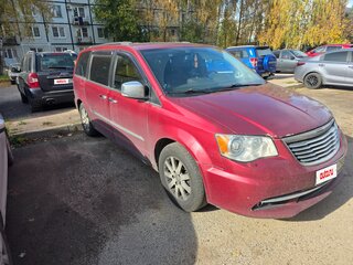 2012 Chrysler Voyager Grand V Рестайлинг, красный, 1300000 рублей, вид 2
