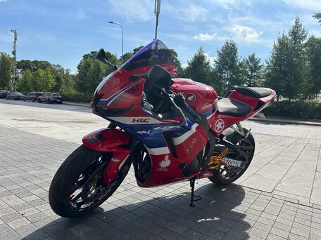 2024 Honda CBR 600RR, красный, 1350000 рублей, вид 4