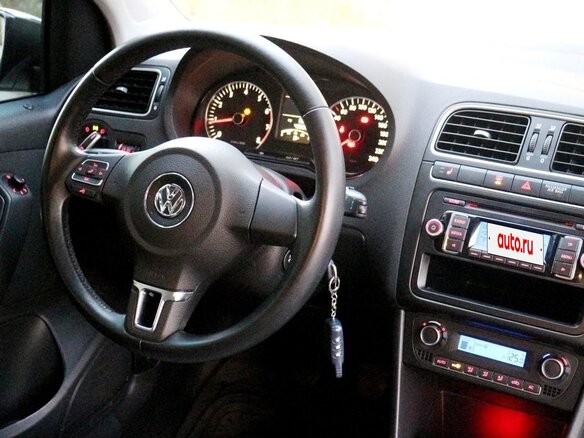 2011 Volkswagen Polo V, серый, 820000 рублей - вид 10
