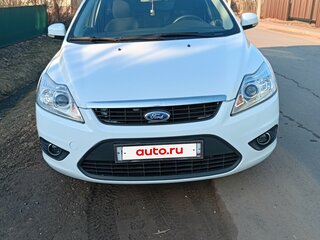 2011 Ford Focus II Рестайлинг, белый, 500000 рублей, вид 3