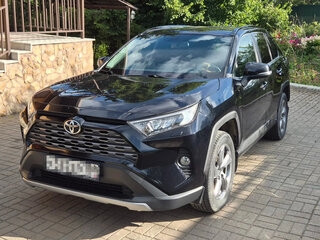 2021 Toyota RAV4 V (XA50), чёрный, 3400000 рублей, вид 2