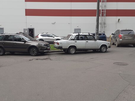 1998 Lada (ВАЗ) 2107, белый, 180000 рублей, вид 2