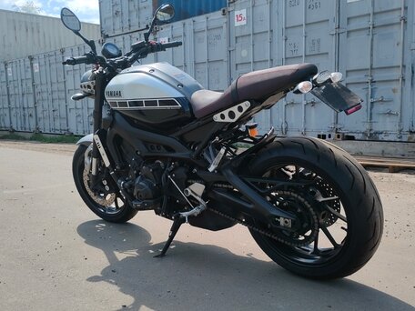 2021 Yamaha XSR900, серебристый, 969000 рублей, вид 3