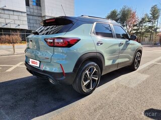2023 Chevrolet TrailBlazer III Рестайлинг, зелёный, 1800123 рублей, вид 2