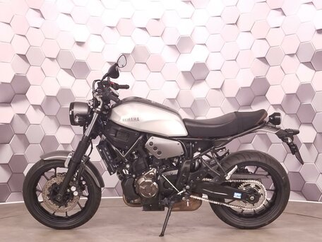 2018 Yamaha XSR700, серый, 649000 рублей, вид 4