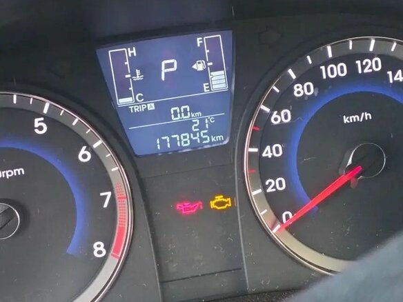 2016 Hyundai Solaris I Рестайлинг, белый, 650000 рублей - вид 5