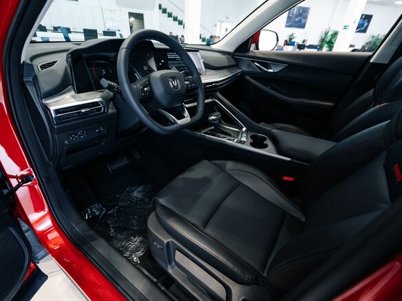 2025 Changan CS35 Plus I Рестайлинг, красный - вид 6