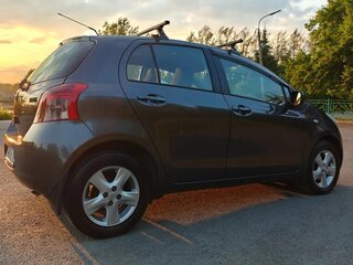 2008 Toyota Yaris Multimode II, серый, 650000 рублей, вид 4