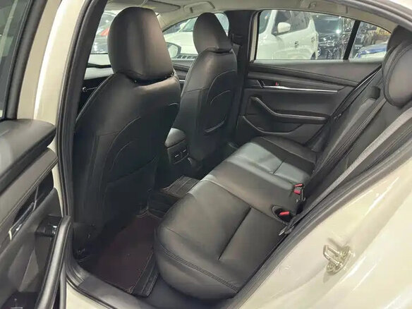 2022 Mazda 3 Axela IV (BP), белый, 1437000 рублей - вид 10