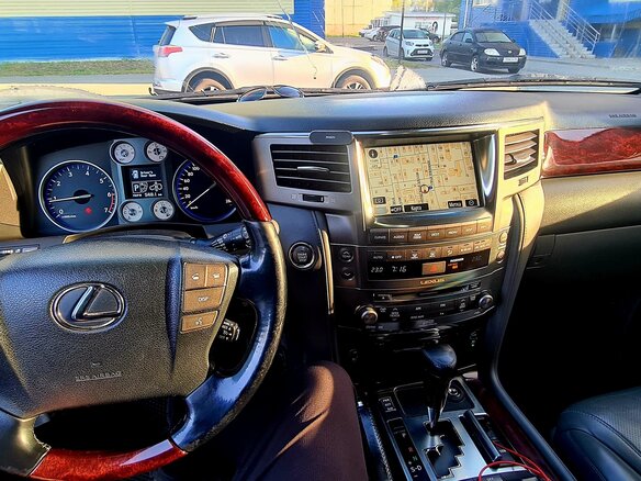2007 Lexus LX 570 III, чёрный, 2750000 рублей - вид 8