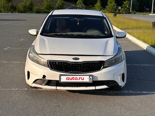 2018 Kia Cerato III Рестайлинг (Classic), белый, 950000 рублей, вид 1