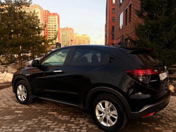 2019 Honda Vezel I Рестайлинг, чёрный, 1750000 рублей - вид 3