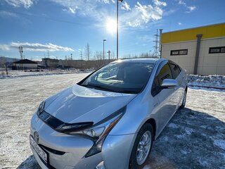 2016 Toyota Prius IV (XW50), серебристый, 1450000 рублей, вид 2