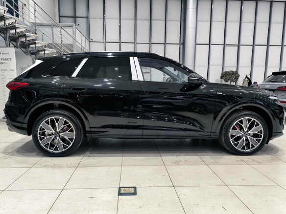 2026 Audi Q5 L III (GU), чёрный, 6250000 рублей - вид 3