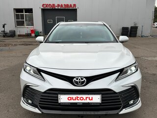2022 Toyota Camry VIII (XV70) Рестайлинг, белый, 3300000 рублей, вид 2