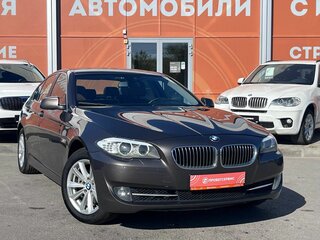 2013 BMW 5 серии 520i VI (F10/F11/F07), коричневый, 1799000 рублей, вид 3