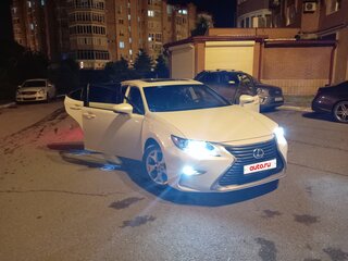 2017 Lexus ES 250 VI Рестайлинг, белый, 2300000 рублей, вид 2