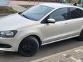 2013 Volkswagen Polo V, золотистый, 875000 рублей - вид 3