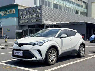 2022 Toyota C-HR I Рестайлинг, белый, 1940000 рублей, вид 3