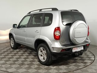 2018 Chevrolet Niva I Рестайлинг, серебристый, 850000 рублей, вид 5